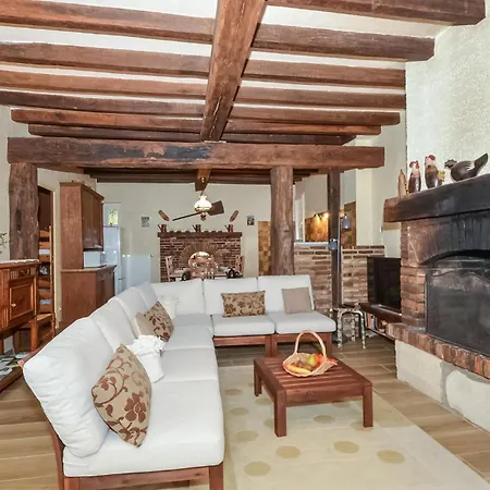 2 Bedroom Awesome In *