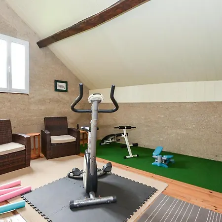 Awesome Home In Rubigny * Rubigny