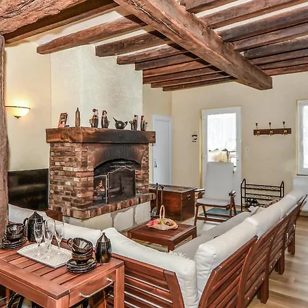 Awesome Home In Rubigny * Rubigny
