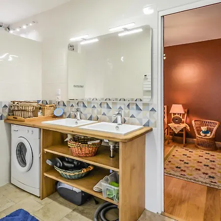 2 Bedroom Awesome In Dom wakacyjny Rubigny